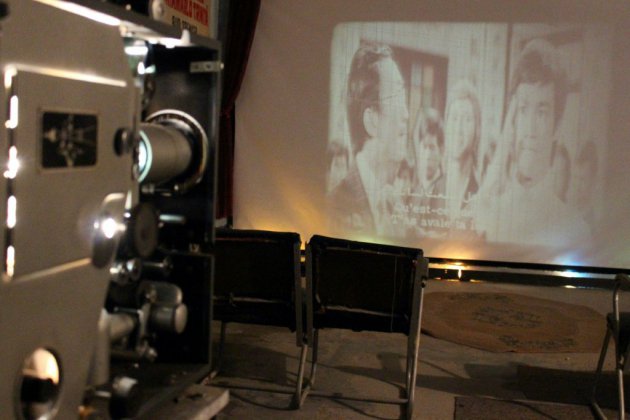 Face au manque de cinémas en Irak, une cave transformée en musée du 7e art