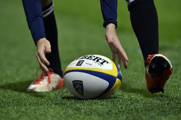 Le rugby français K.-O. debout après le décès d'un jeune joueur d'Aurillac