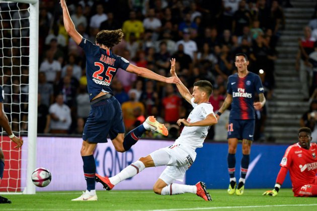 Ligue 1: le PSG débute en battant Caen 3-0, buts de Neymar, Rabiot et Weah