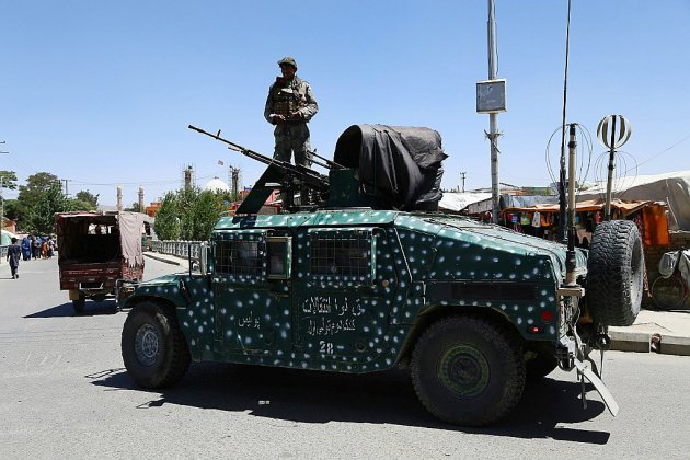 Afghanistan : les armes se taisent à Ghazni, attentat-suicide à Kaboul
