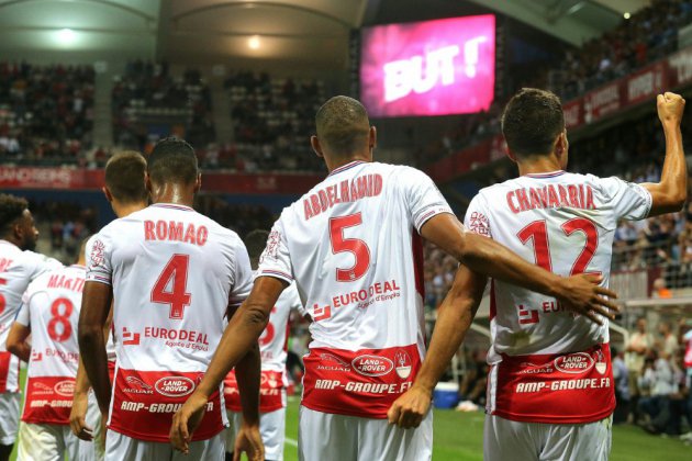 Ligue 1: Reims crée la sensation en battant Lyon