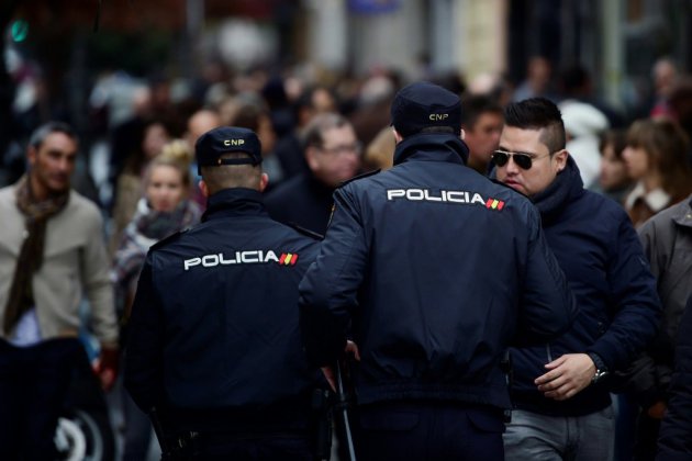 Espagne : un homme armé d'un couteau tué en attaquant un commissariat