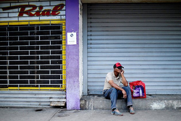 Perdus face aux réformes de Maduro, les Vénézuéliens craignent encore plus d'inflation