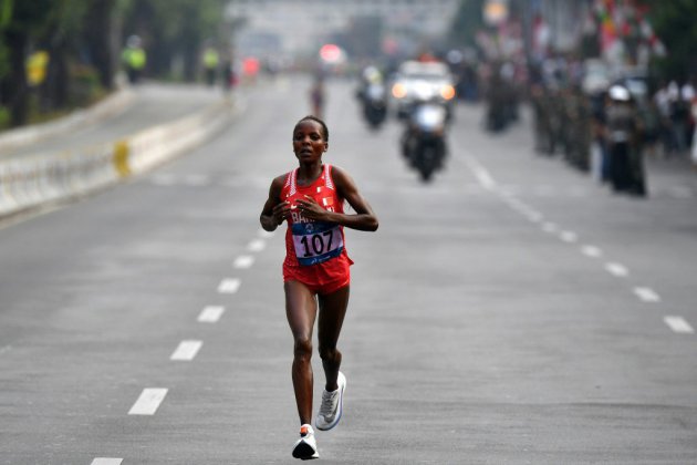 Jeux asiatiques: Chelimo remporte le marathon mais déplore la pollution