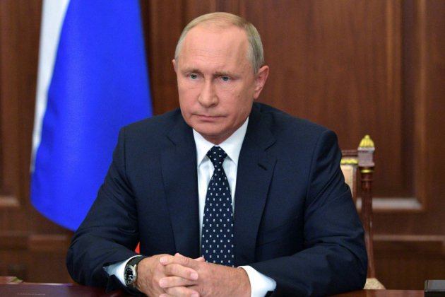 Poutine annonce un assouplissement de la très impopulaire réforme des retraites