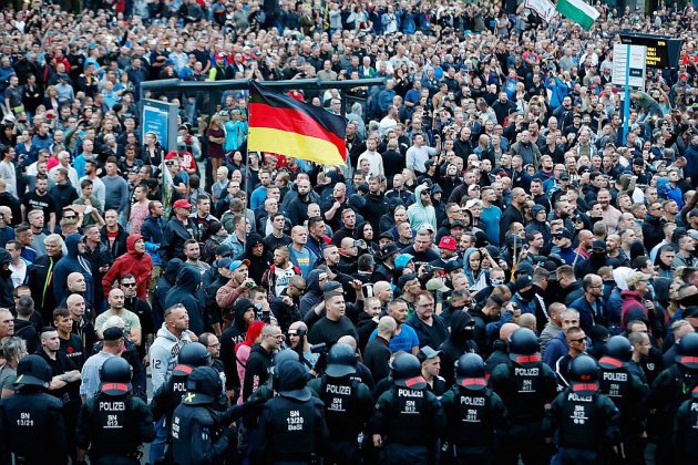 Migrants: l'extrême droite allemande mobilise contre Merkel