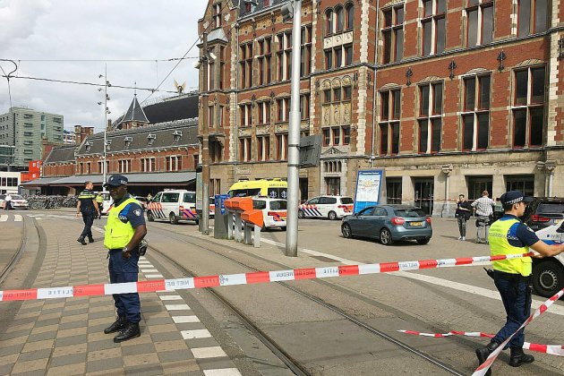 Deux blessés lors d'une attaque au couteau à la gare d'Amsterdam