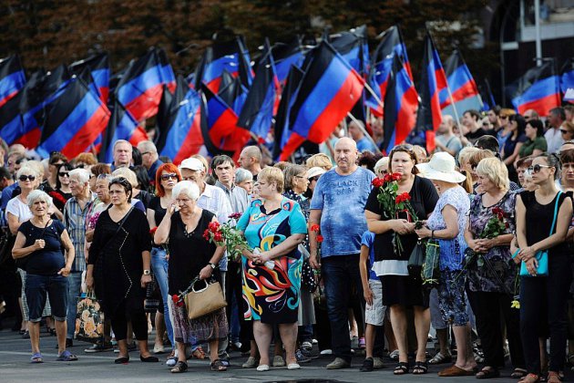 Ukraine : Donetsk rend hommage à son "président" assassiné