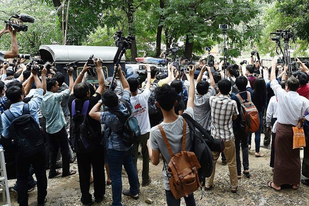 Birmanie: deux journalistes de Reuters condamnés à sept ans de prison