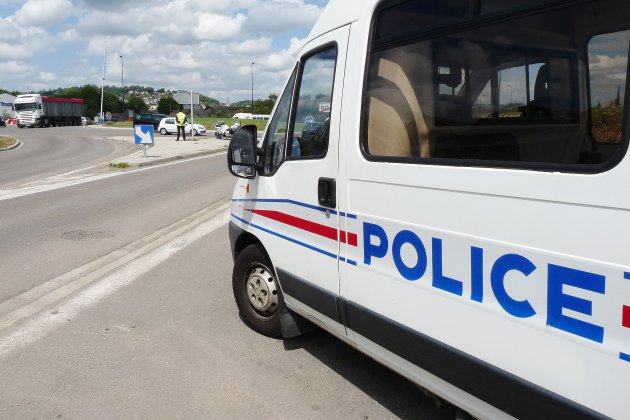 Saint-Pierre-lès-Elbeuf. Seine-Maritime : ivre, il menace, insulte et mord un policier