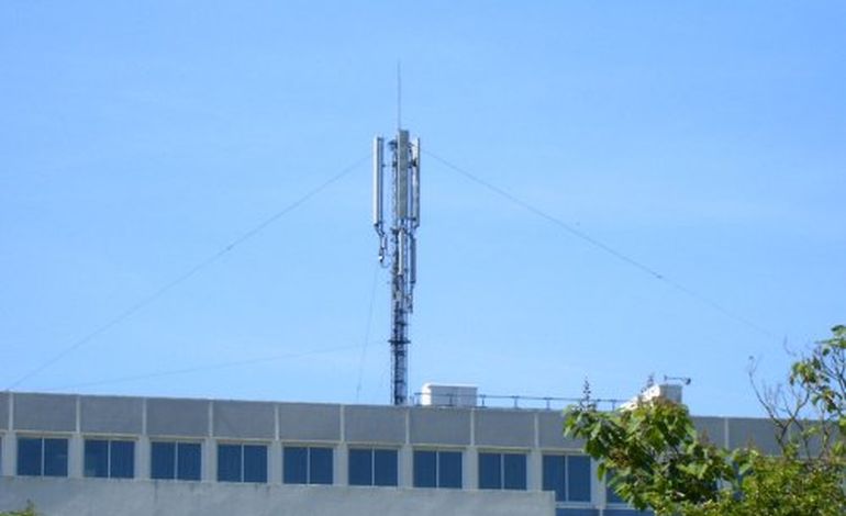Antennes relais de téléphonie mobile : manifestation à Caen 