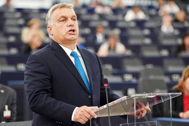 Orban dénonce le "chantage" des "pro-immigration" devant le Parlement européen