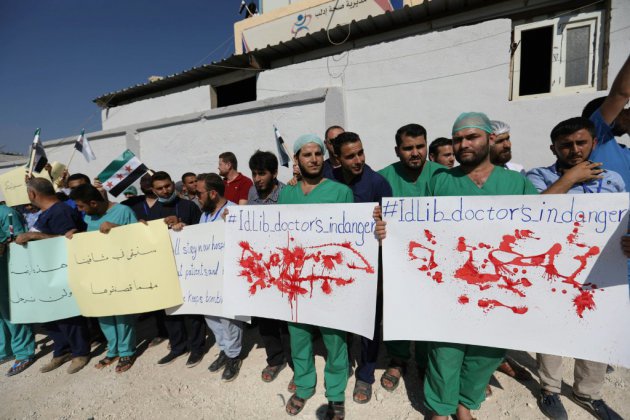 Syrie: médecins et infirmiers manifestent à Idleb contre une offensive