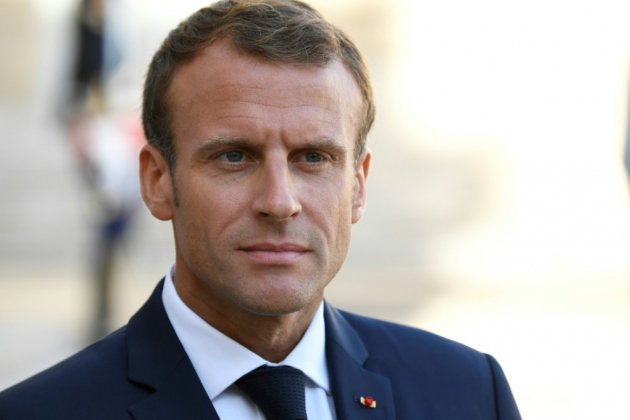 Santé: "nous devons restructurer pour les 50 années à venir", estime Macron
