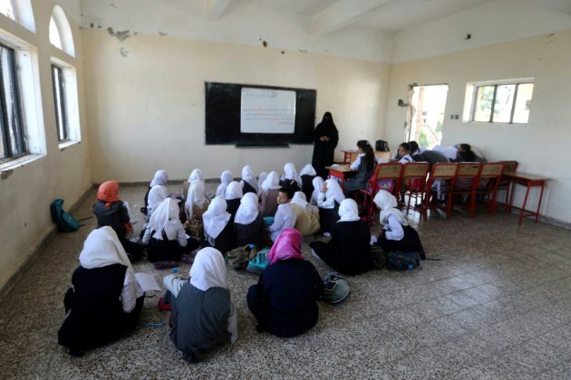 Des écoliers du Yémen rêvent de "reconstruire" ce que la guerre a détruit