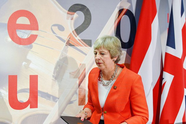 Négociations du Brexit: Theresa May dénonce une impasse et blâme l'UE