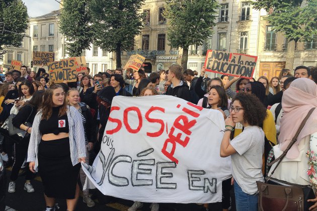 Rouen. Tension au lycée Les Bruyères : les lycéens manifestent