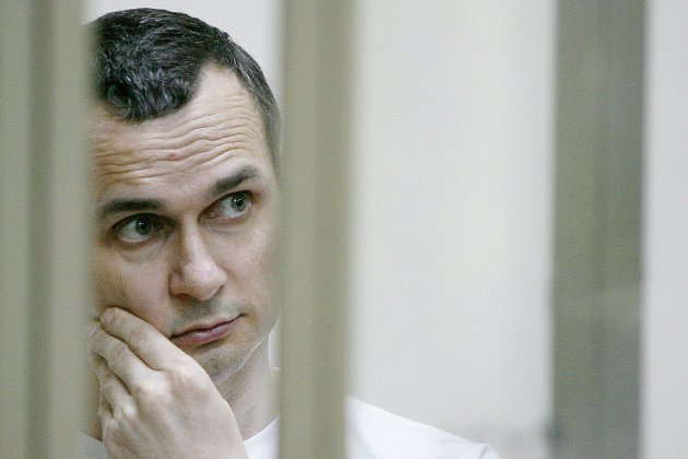 En grève de la faim, le cinéaste Sentsov devient citoyen d'honneur à Paris