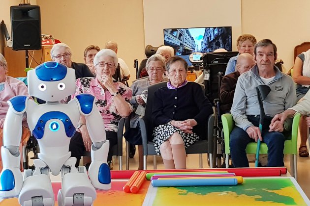 Briouze. Briouze : un robot pour stimuler les personnes âgées