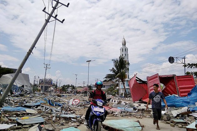 Indonésie: le bilan du séisme suivi d'un tsunami monte à 384 morts