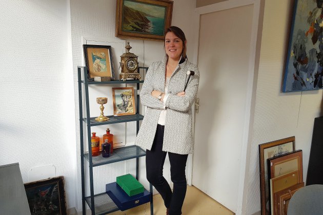 Caen. Commissaire-priseur à Caen, Charlotte Antoine expertise les objets d'art