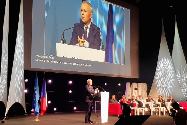 Caen. "Nous voulons des coquelicots" : François de Rugy salue les mobilisations