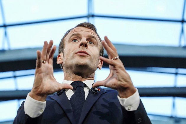 Macron revendique de "prendre le temps" pour remanier plusieurs ministères