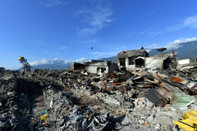 Séisme en Indonésie: les autorités mettent fin aux recherches à Palu