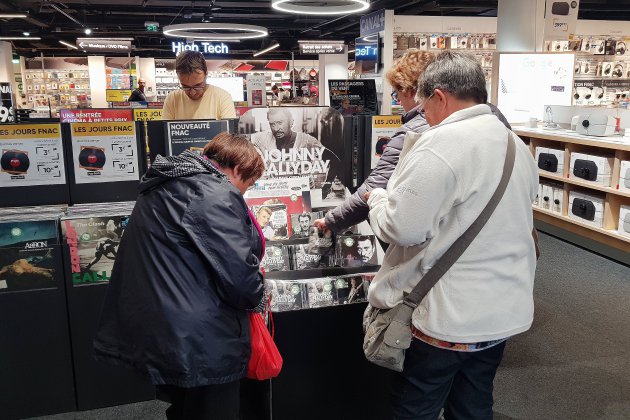 Caen. Caen : les fans se sont rués sur l'album posthume de Johnny Hallyday