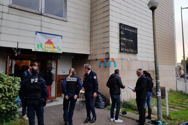 Rouen. [photos] Rouen : le squat du Hameau des brouettes évacué par la police