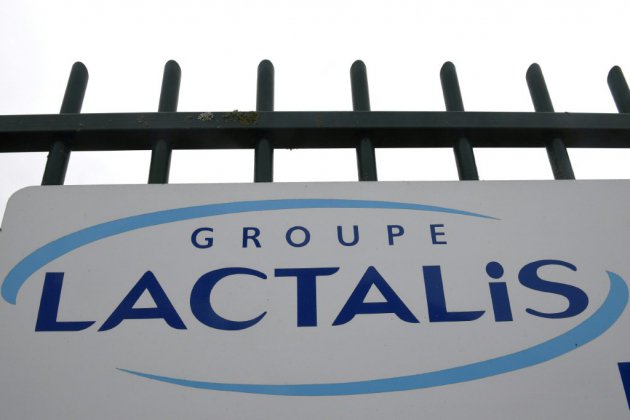 Lactalis aurait vendu 8.000 tonnes de lait "potentiellement contaminé", affirme le Canard Enchaîné