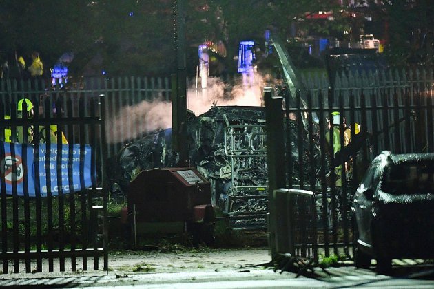 GB: l'hélicoptère du président du club de football de Leicester City s'écrase près du stade