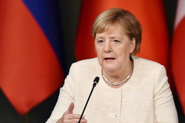 Allemagne : Merkel au chevet de sa coalition après un revers électoral cinglant