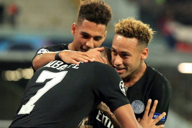 Ligue des champions: Paris manque l'exploit à Naples mais sauve ses chances de qualification