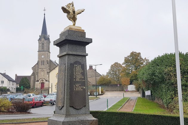 Damigny. 11 novembre : le nom d'un poilu oublié sur le monument aux morts de Damigny