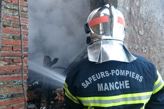 Le Mesnil-Ozenne. Manche : 5 veaux périssent dans l'incendie d'un bâtiment agricole