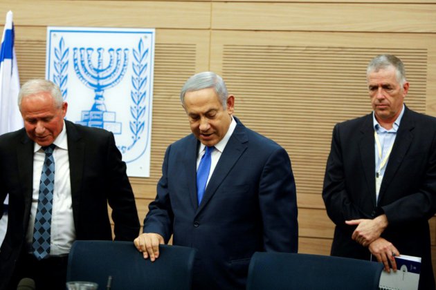 Israël: un ministre clé reste au gouvernement, éloignant la probabilité d'élections