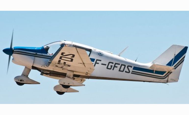 Atterrissage en catastrophe d'un petit avion près de  Mortagne au Perche