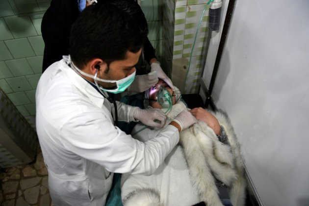 Syrie: une centaine de cas de suffocation après une attaque aux "gaz toxiques" à Alep selon les médias d'Etat