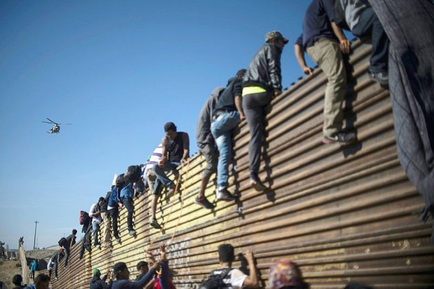 Mexique: la désillusion gagne la caravane de migrants après l'échec du passage en force