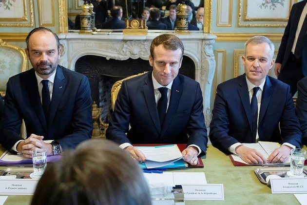 Macron veut traiter "fin du monde" et "fin du mois" à la fois