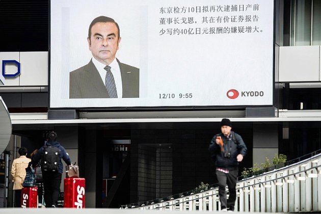 Ghosn reste PDG de Renault, qui juge conforme sa rémunération française