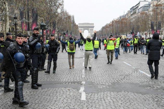 "Gilets jaunes": à Paris, un samedi plus calme pour les habitants