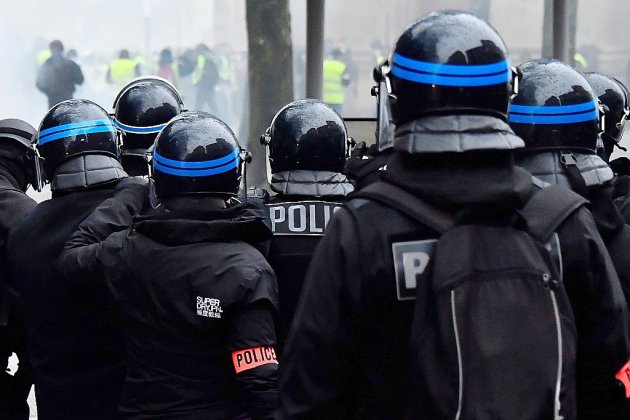 Castaner revalorise les salaires des policiers après une journée de protestation