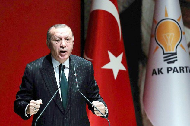 Syrie: Erdogan menace les milices kurdes, renforts turcs à la frontière