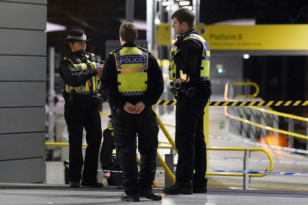 GB: trois blessés dans une attaque au couteau à Manchester