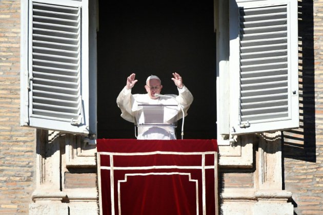 La politique n'est pas "réservée aux seuls gouvernants", affirme le pape François