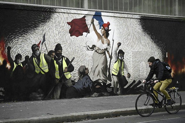 "Gilets jaunes": la préfète du Cher interdit tout rassemblement dans le centre de Bourges