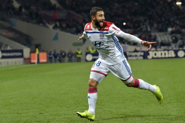 Ligue 1: Lyon sauve les meubles grâce à Fekir mais n'avance pas