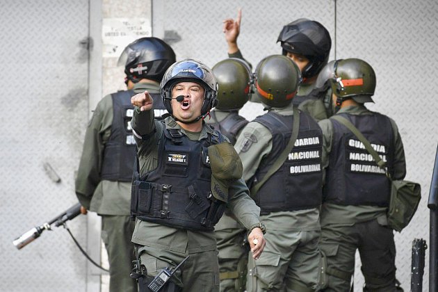 Venezuela : des militaires se soulèvent contre Maduro